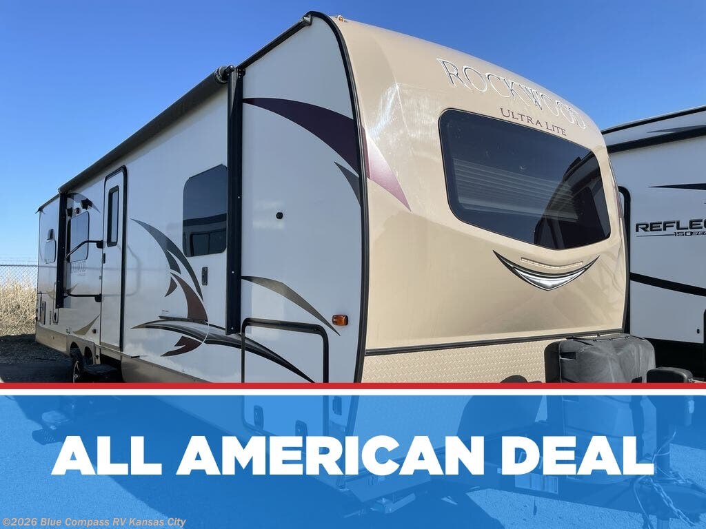 Used 2018 Forest River Rockwood Signature Ultra Lite 2902WS available in Grain Valley, Missouri
