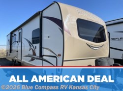 Used 2018 Forest River Rockwood Signature Ultra Lite 2902WS available in Grain Valley, Missouri