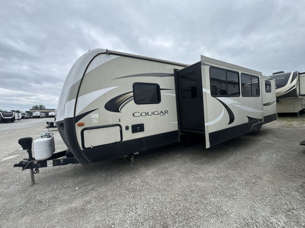 Used 2019 Keystone Cougar Half-Ton Keystone  TT 32RDBWE available in Grain Valley, Missouri