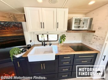 Used 2014 Itasca Solei 38R available in Freeport, Florida