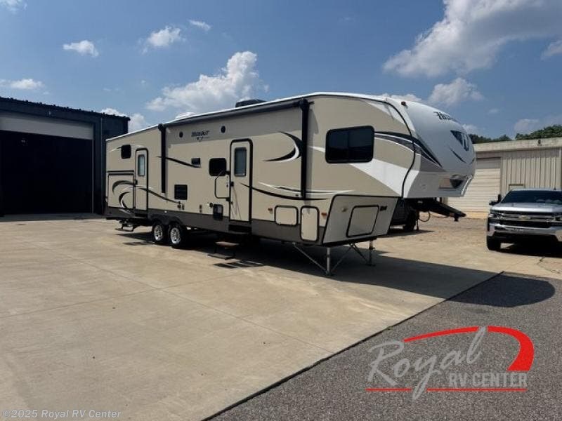 Used 2017 Keystone Hideout 308BHDS available in Middlebury, Indiana
