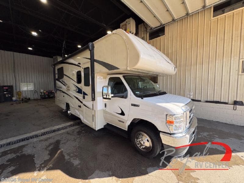 Used 2021  Winnebago Minnie Winnie 22R by Winnebago from Royal RV Center in Middlebury, IN