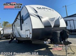 Used 2019 CrossRoads Sunset Trail Super Lite SS251RK available in Longs - North Myrtle Beach, South Carolina