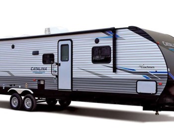 Used 2022 Coachmen Catalina Legacy Edition 293QBCK available in Madison, Ohio