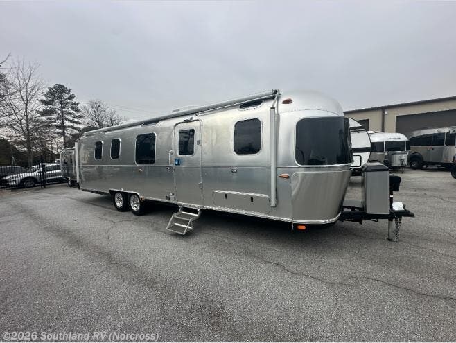 New 2026 Airstream Classic 33FB Twin available in Norcross, Georgia