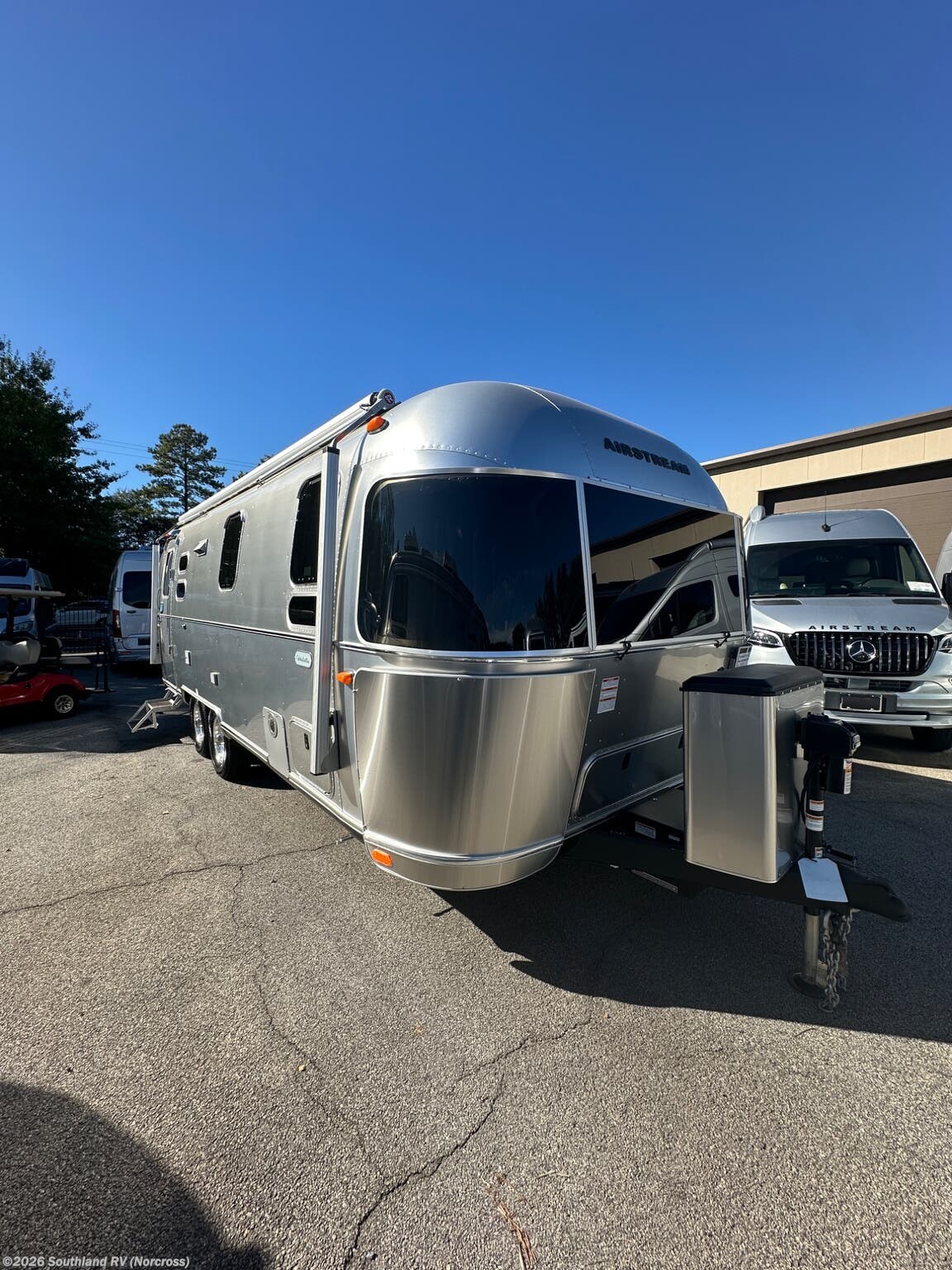 New 2027 Airstream Globetrotter 25FB Twin available in Norcross, Georgia