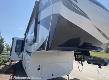 New 2024 Grand Design Solitude 391DL available in Murfreesboro, Tennessee