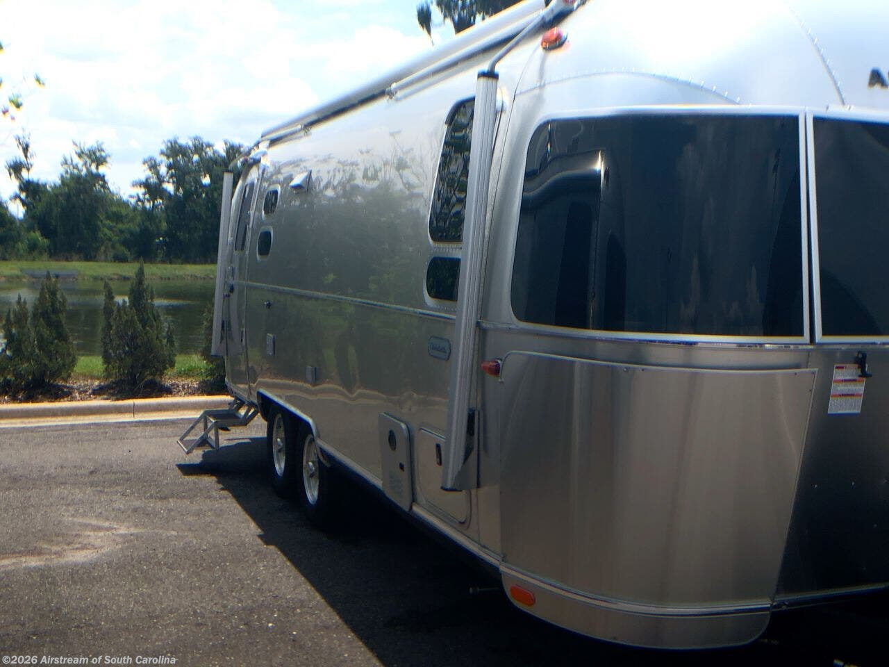 New 2026 Airstream Globetrotter 25FB available in Lexington, South Carolina