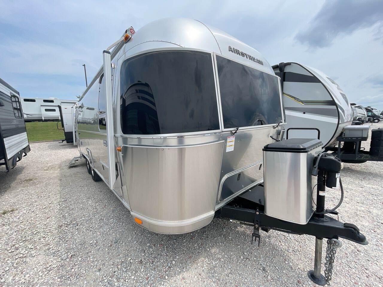Used 2020 Airstream Globetrotter 27FB Twin available in Lexington, South Carolina