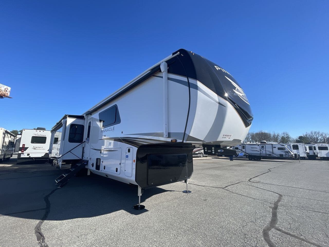 New 2025 Jayco Pinnacle 38FBRK available in Concord, North Carolina