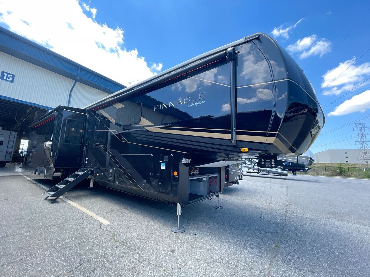 New 2026 Jayco Pinnacle 38FBRK available in Concord, North Carolina