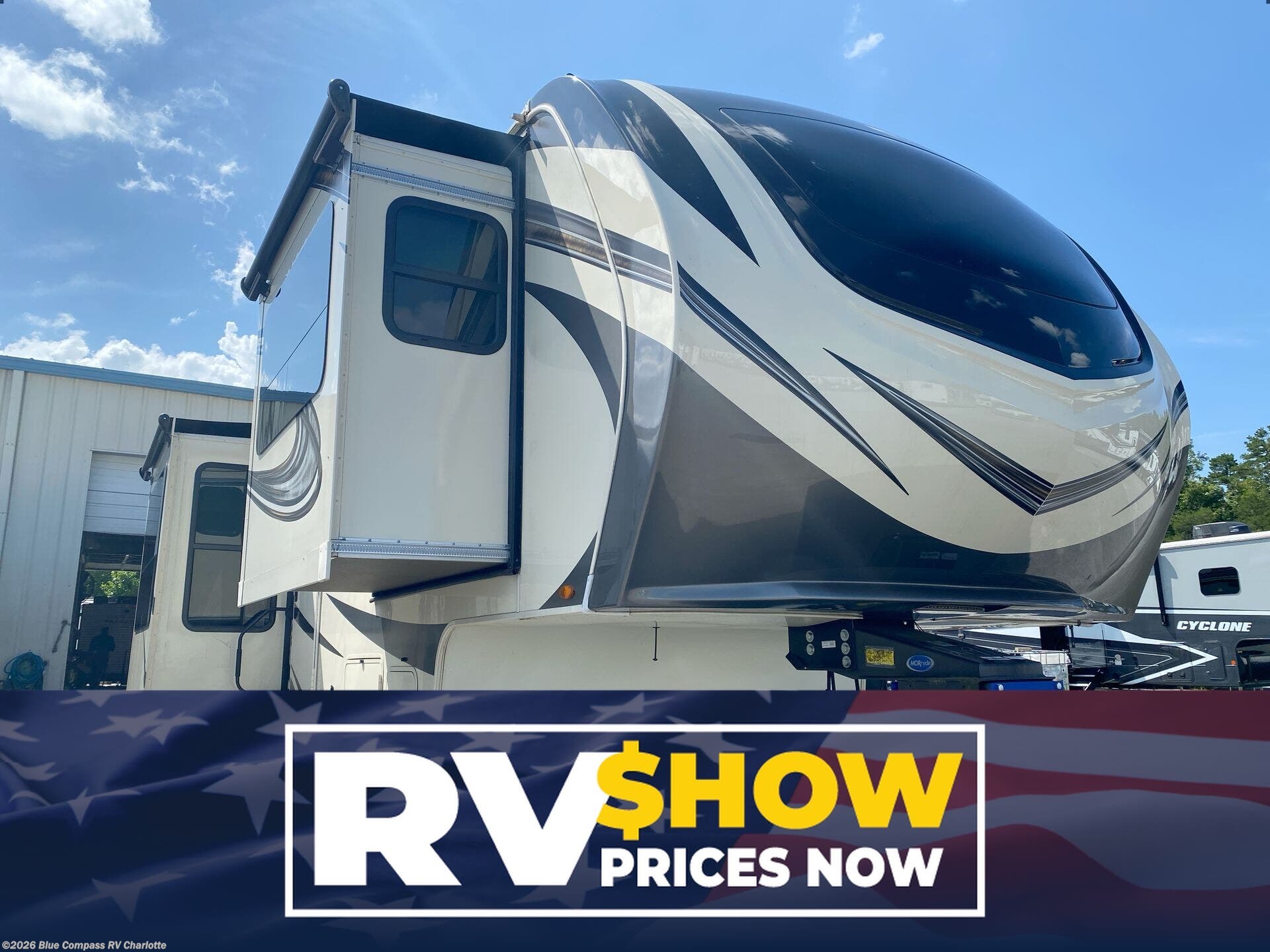 Used 2021  Grand Design Solitude 380FL by Grand Design from Blue Compass RV Charlotte in Concord, NC