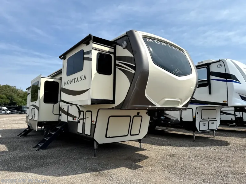 Used 2017 Keystone Montana 3711 FL available in Cedar Rapids, Iowa