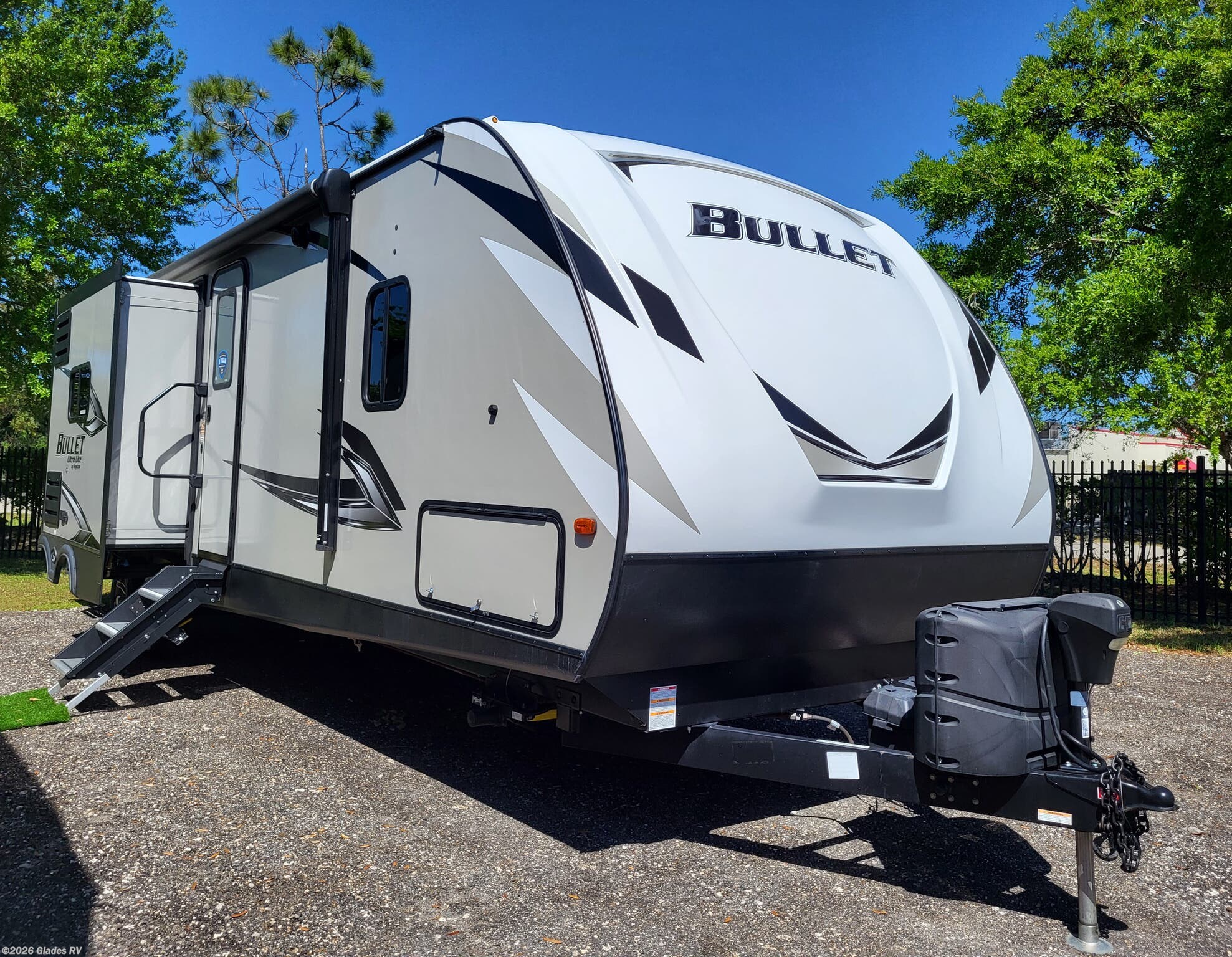 Used 2020  Keystone Bullet 330BHS by Keystone from Glades RV in Fort Myers, FL