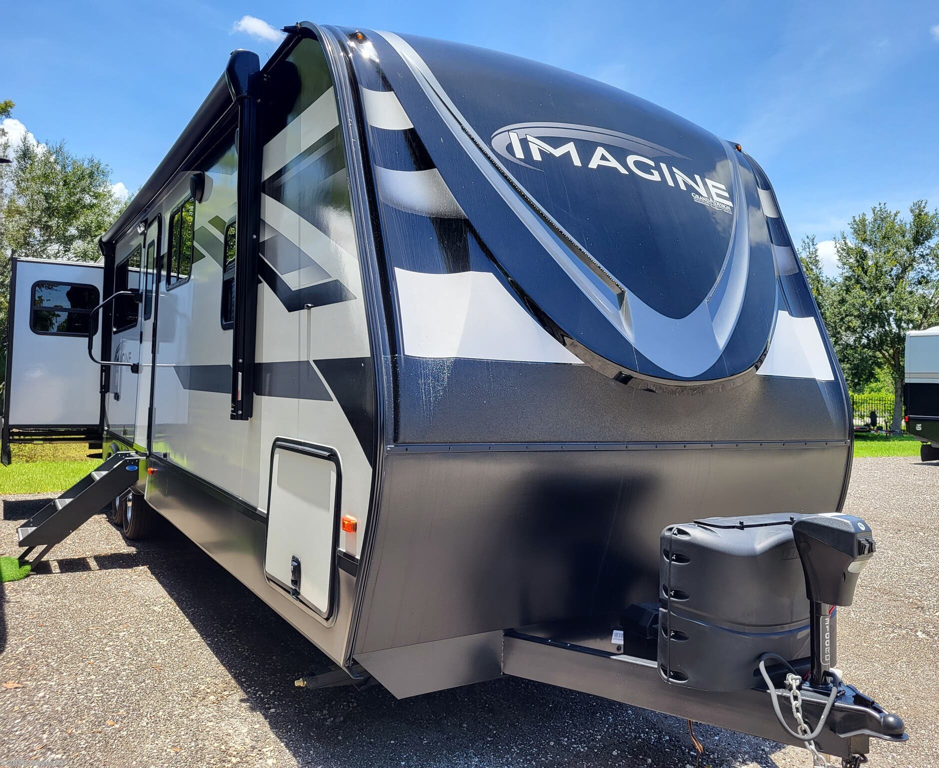Used 2022  Grand Design Imagine 3100RD by Grand Design from Glades RV in Fort Myers, FL