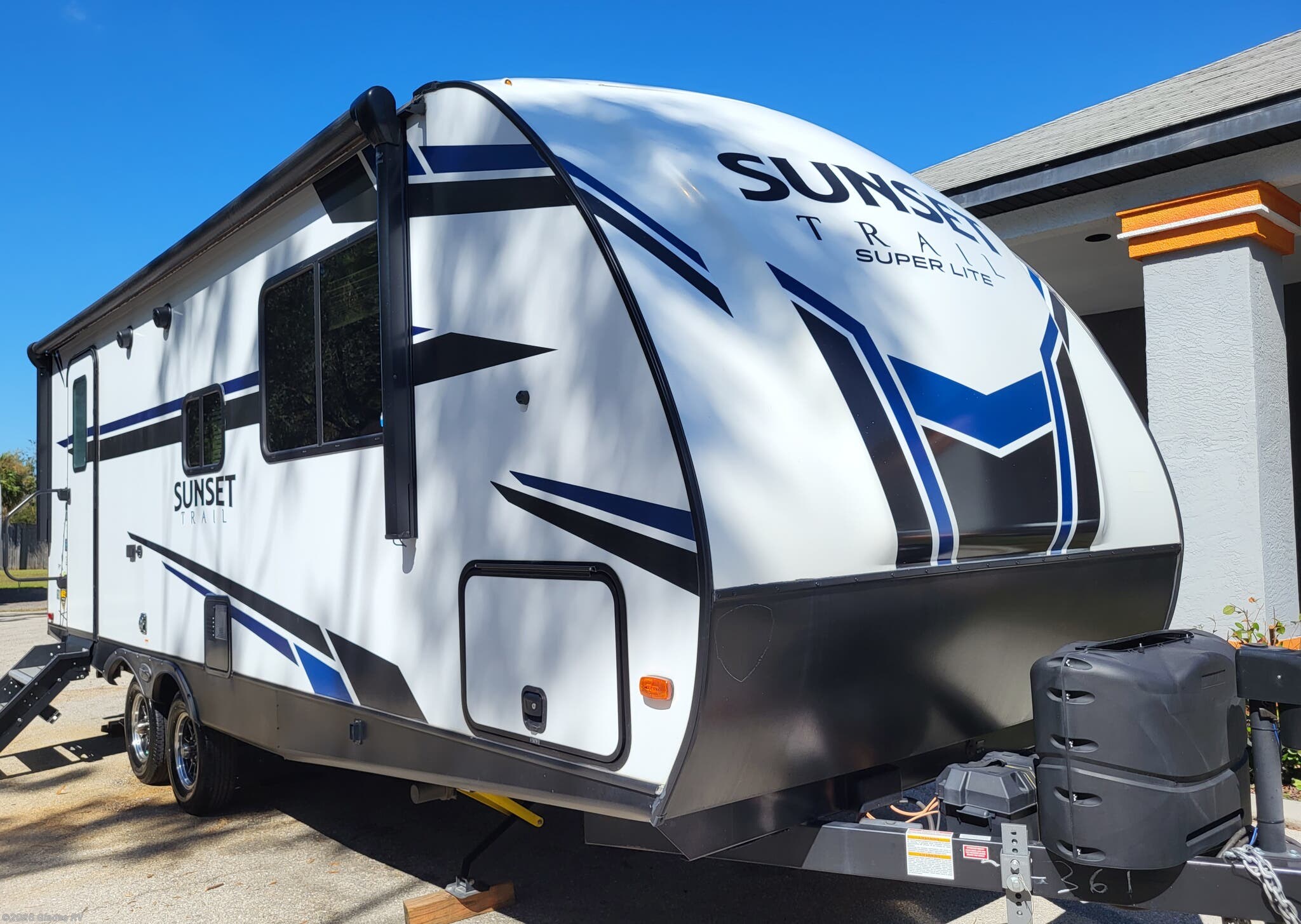 Used 2020  CrossRoads Sunset Trail 212RB by CrossRoads from Glades RV in Fort Myers, FL