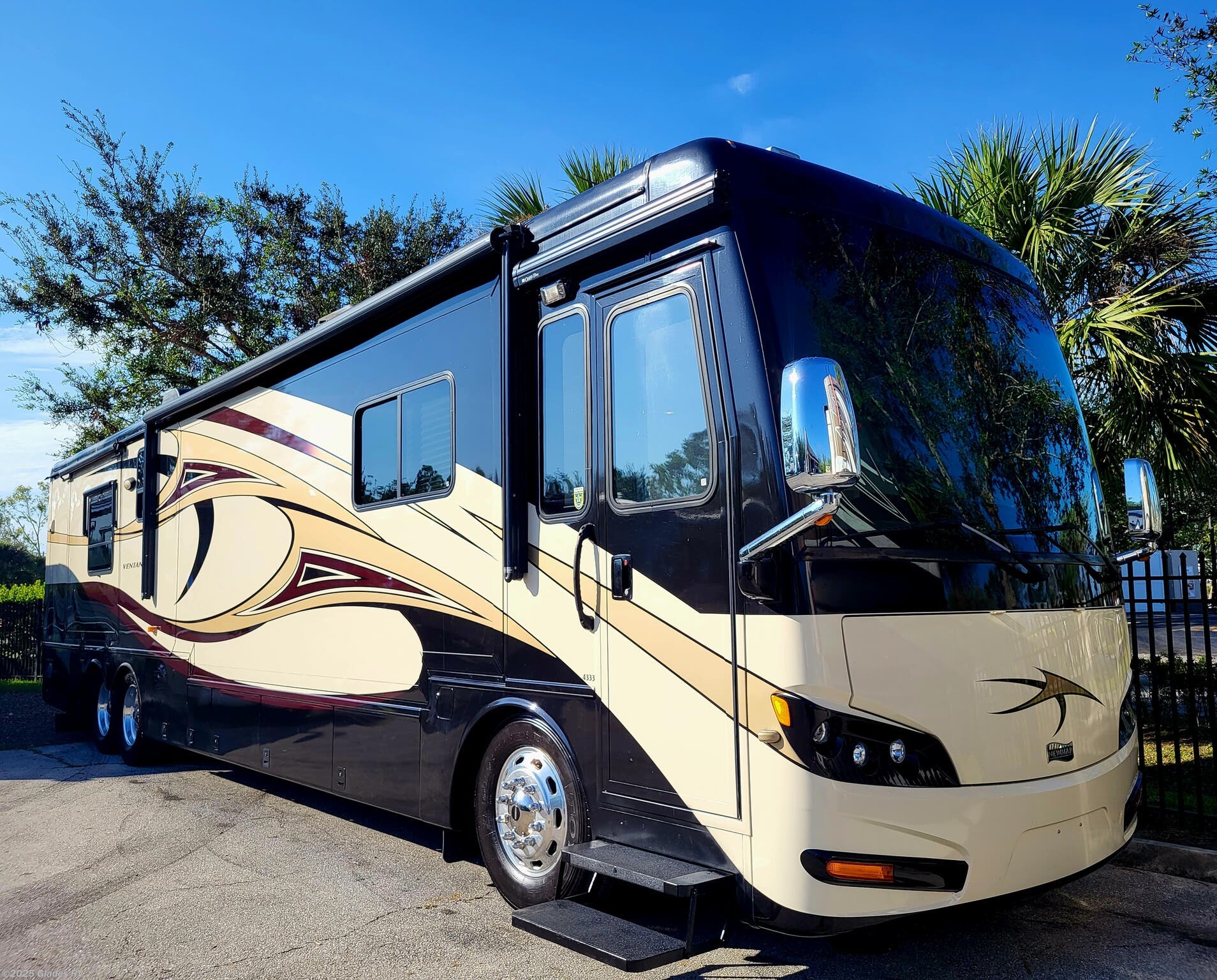 New 2011 Newmar Ventana 4333 available in Fort Myers, Florida