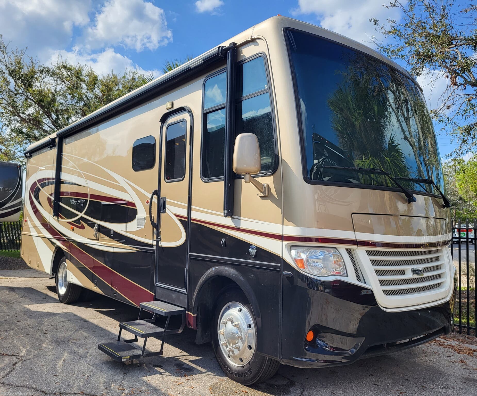 Used 2017 Newmar Bay Star 3124 available in Fort Myers, Florida