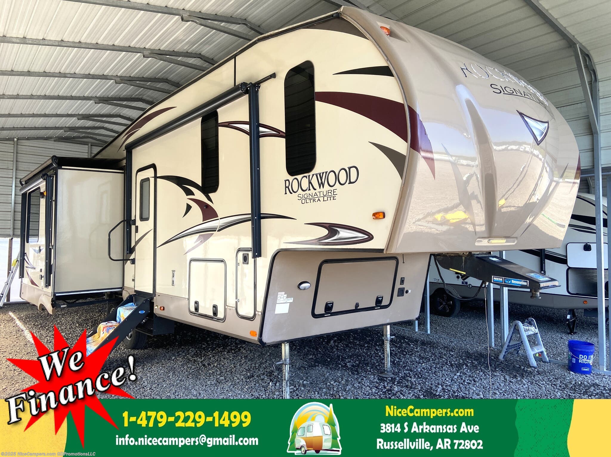 Used 2018 Forest River Rockwood Signature Ultra Lite 8299BS available in Russellville, Arkansas
