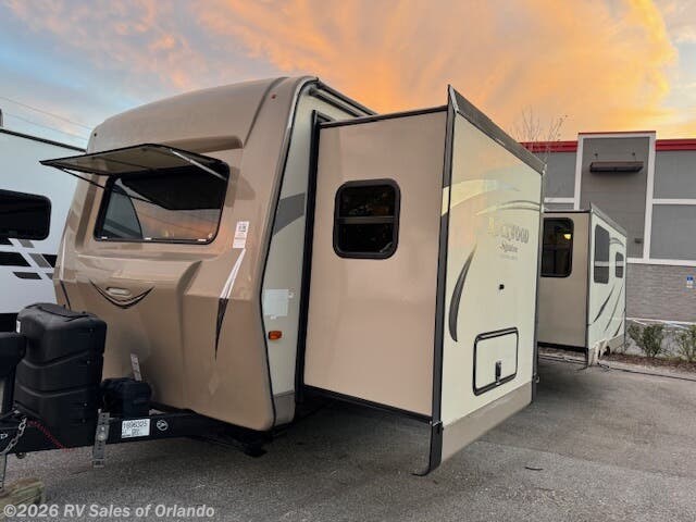 Used 2016 Forest River Rockwood Signature Ultra Lite 8328BS available in Longwood, Florida