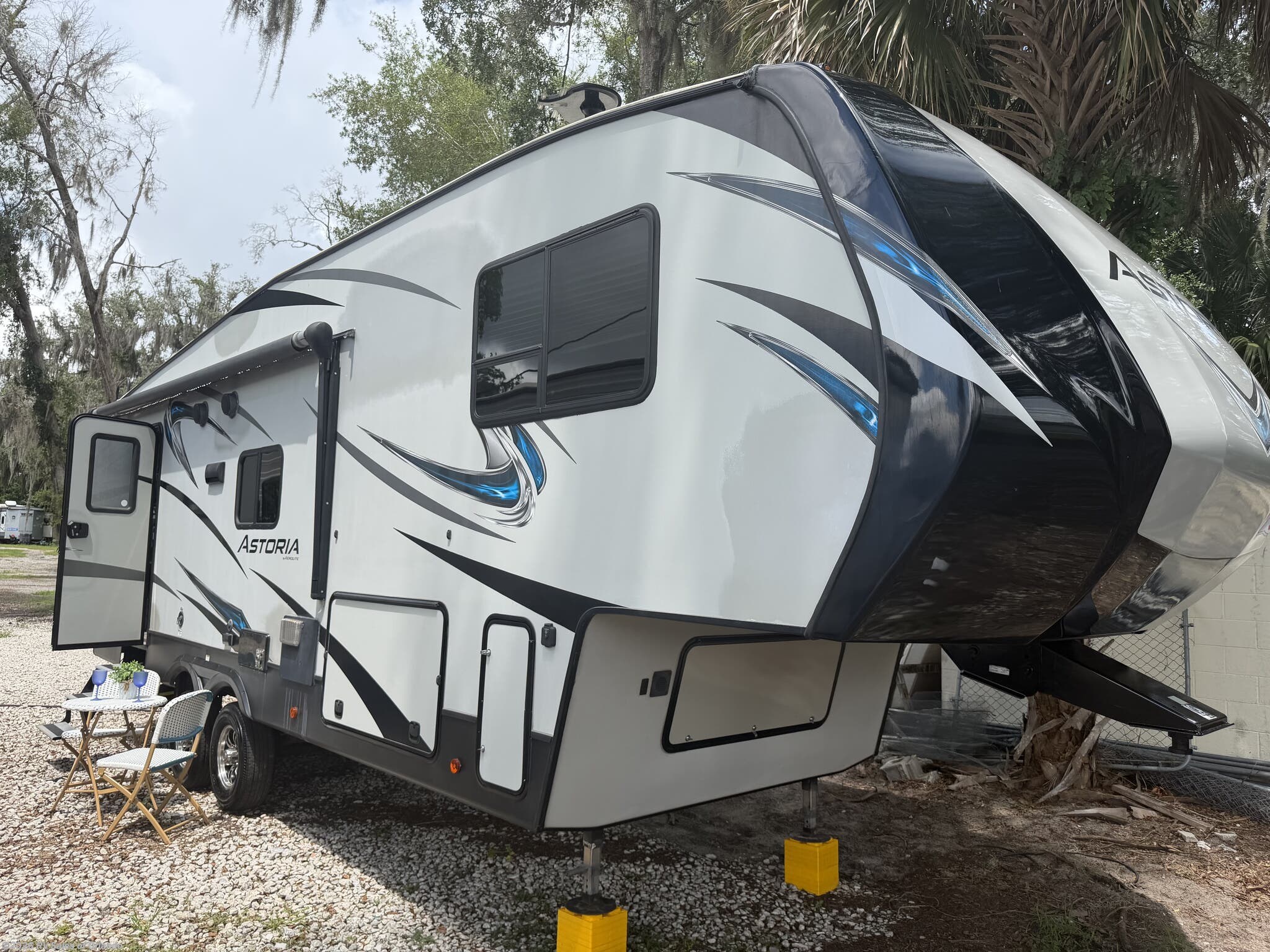 Used 2018 Aerolite Astoria 2513RLF available in Longwood, Florida