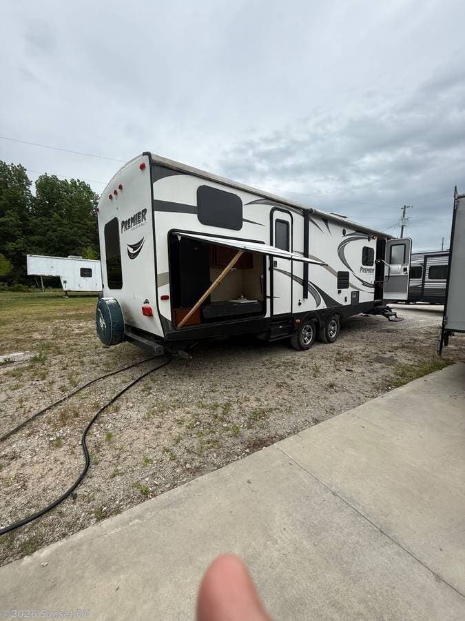 Used 2014 Keystone Bullet Premier 31bhpr available in Sunset Beach, North Carolina