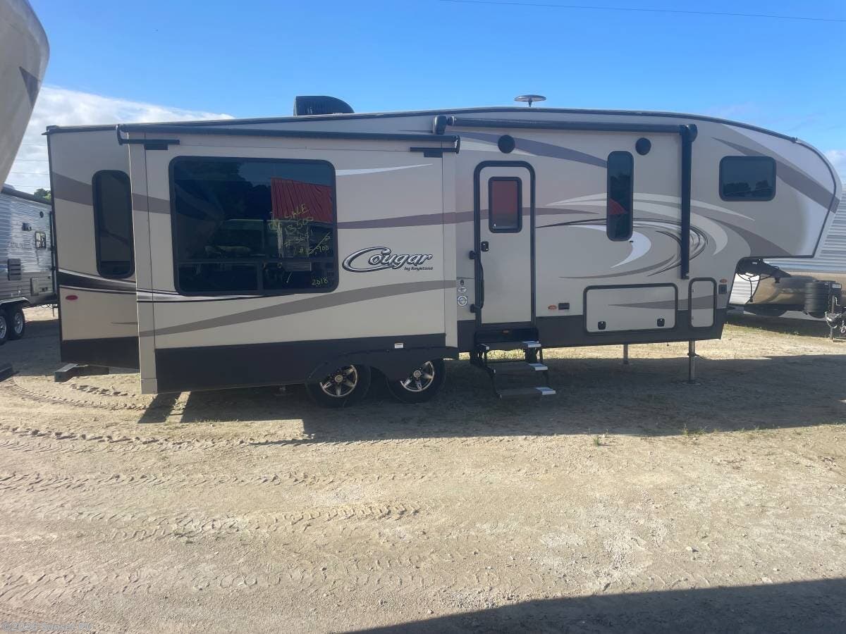 Used 2018 Keystone Cougar 28SGS available in Sunset Beach, North Carolina