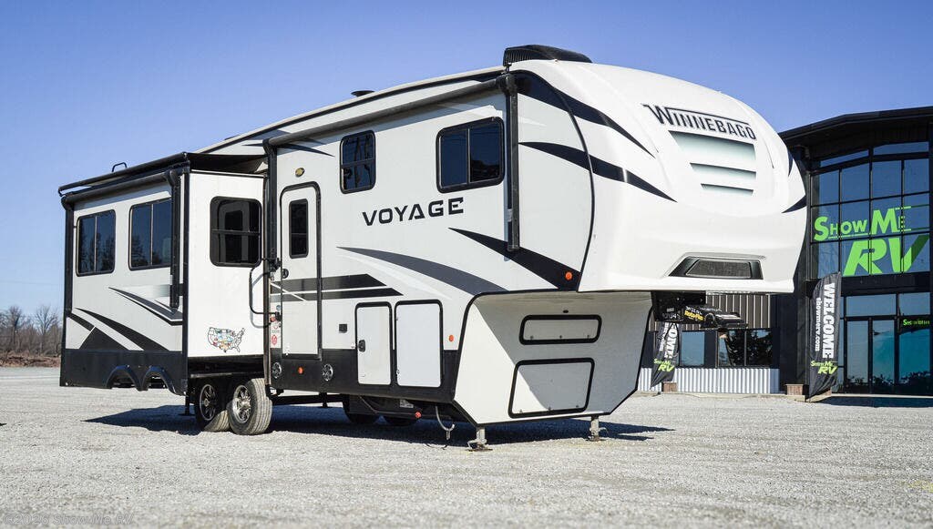 Used 2021  Winnebago Voyage V2932RL by Winnebago from Show Me RV in Clinton, MO
