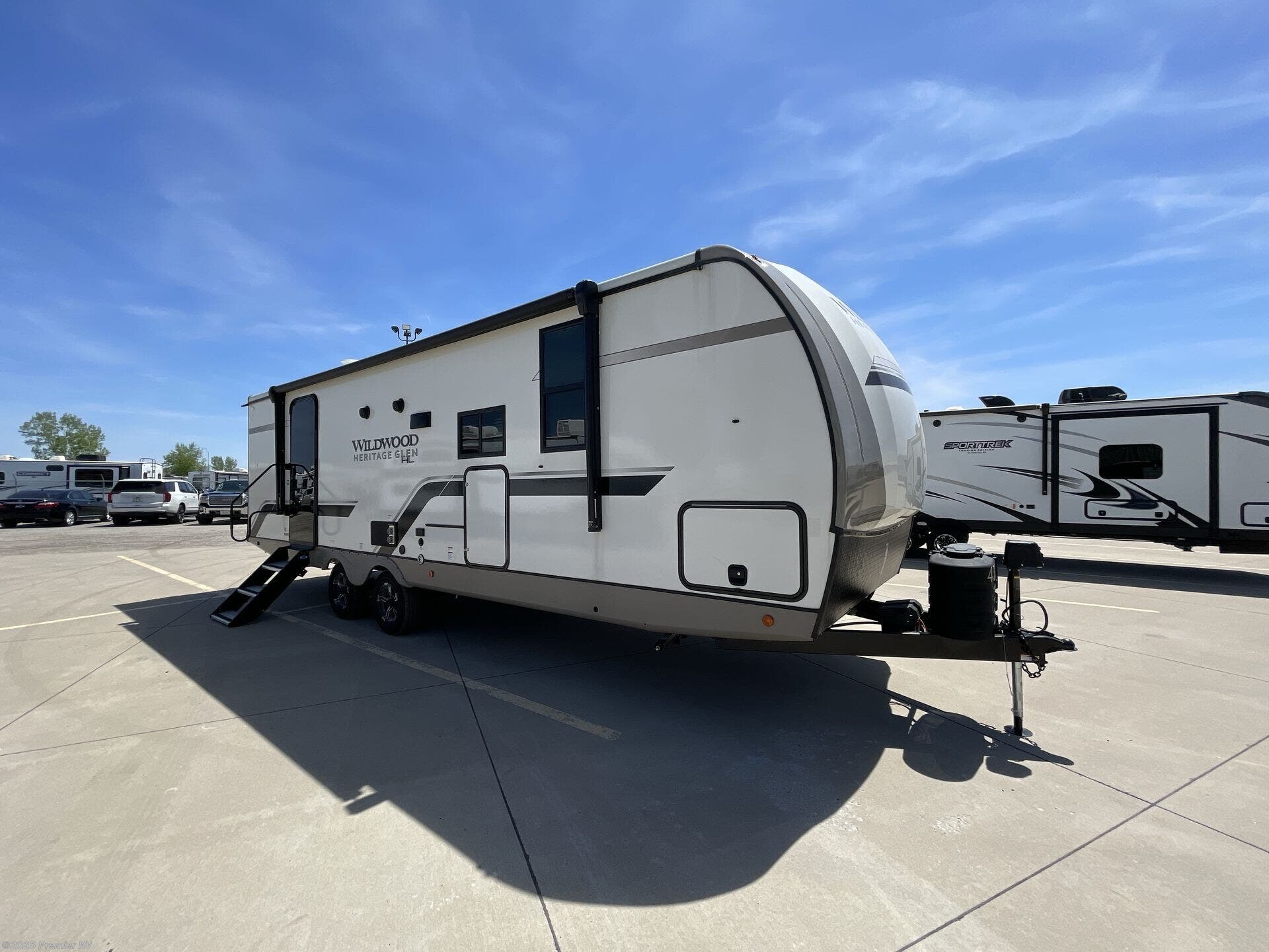 Used 2024 Forest River Wildwood Heritage Glen Hyper-Lyte 25RBHL available in Blue Grass, Iowa