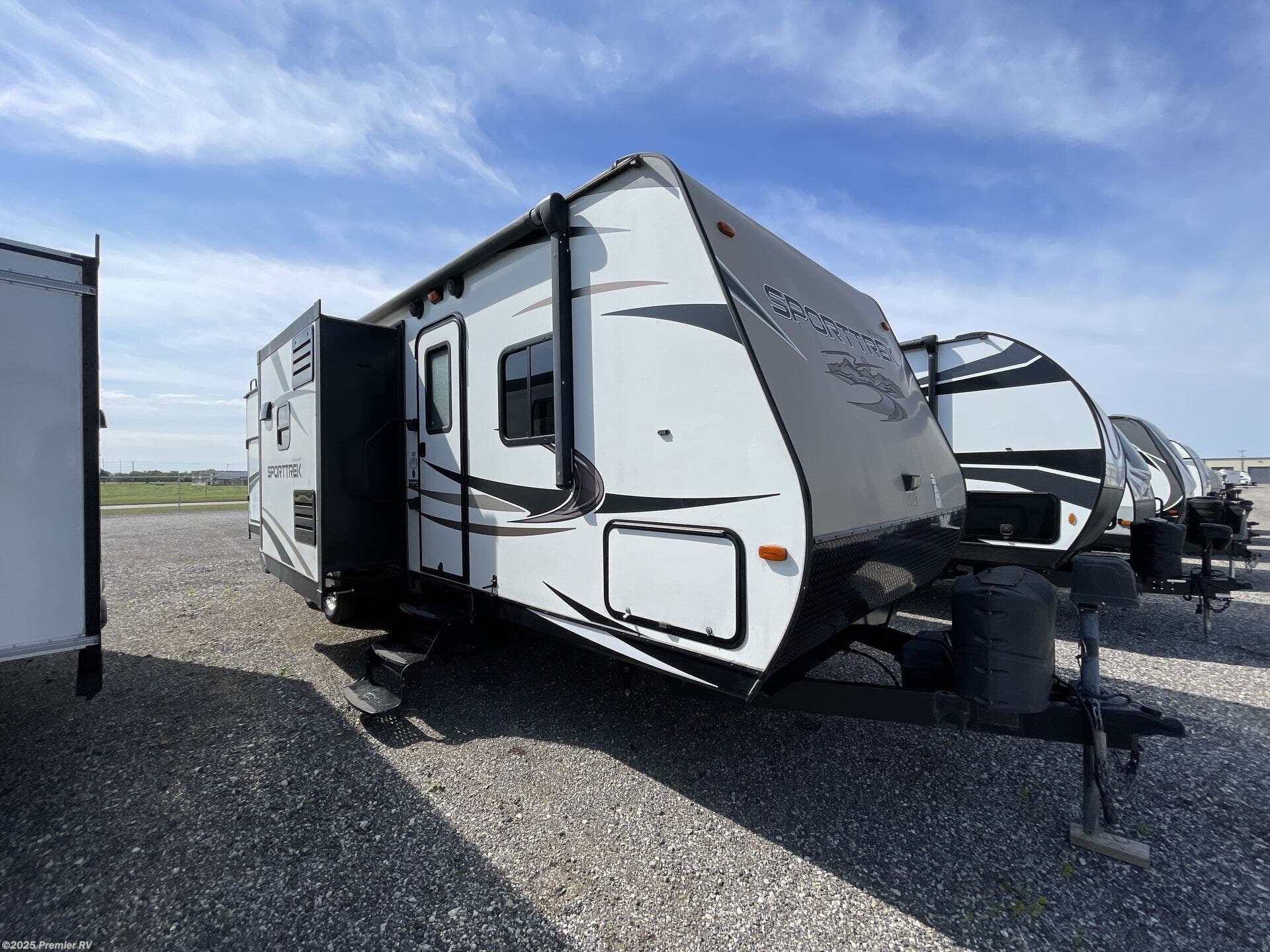Used 2017 Venture RV SportTrek ST320VIK available in Blue Grass, Iowa