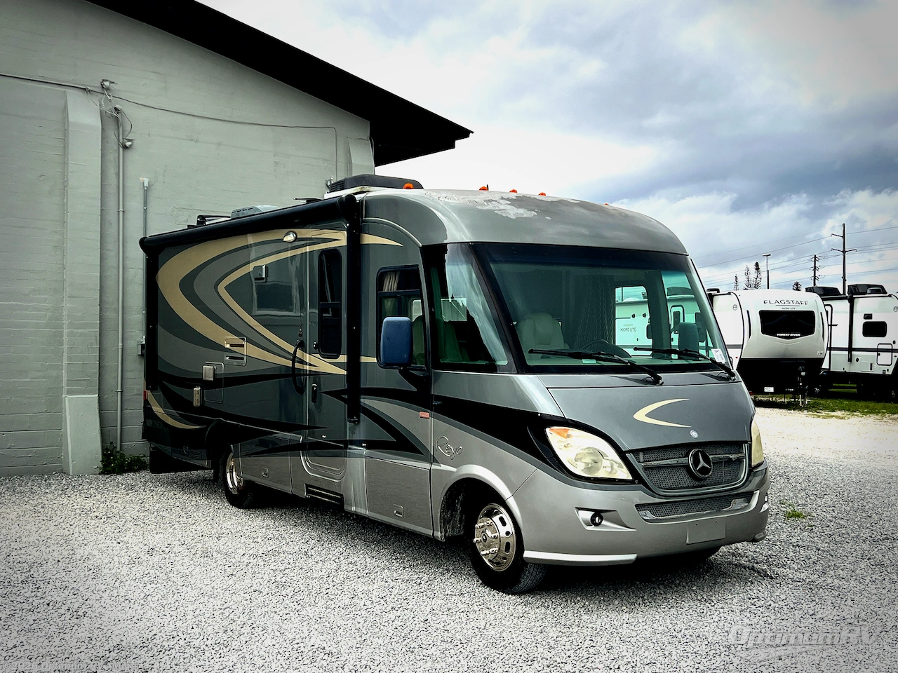 Used 2012 Itasca Reyo 25R available in Mims, Florida