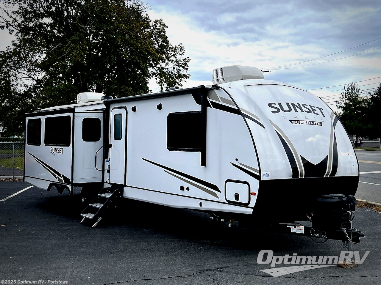 Used 2024 CrossRoads Sunset Trail SS330SI available in Pottstown, Pennsylvania