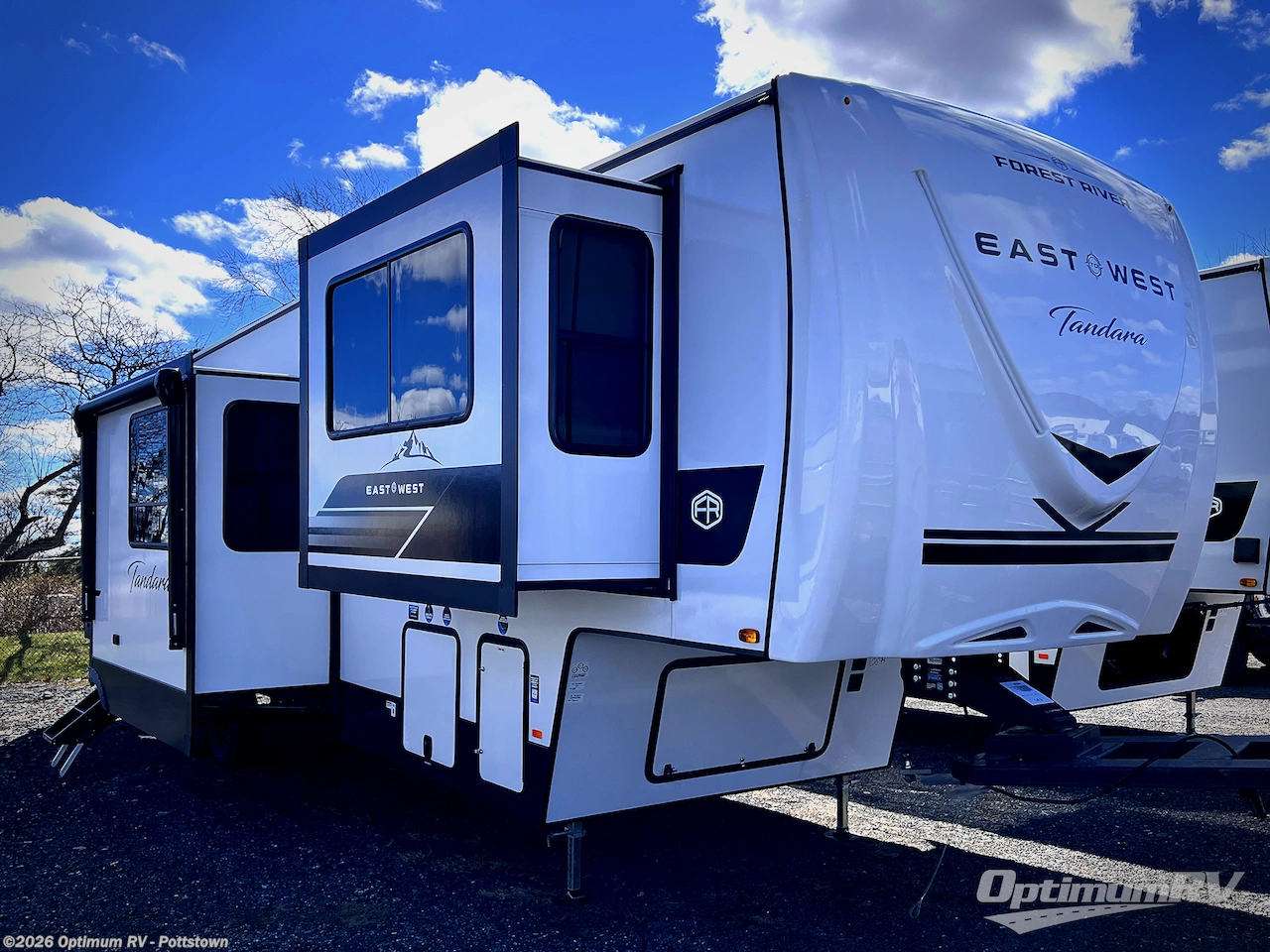 New 2026 East to West Tandara 390FL available in Pottstown, Pennsylvania