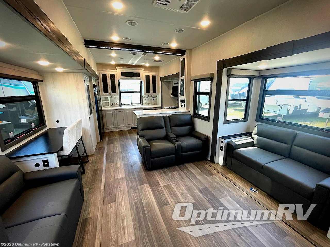 New 2026 East to West Ahara 395FB available in Pottstown, Pennsylvania