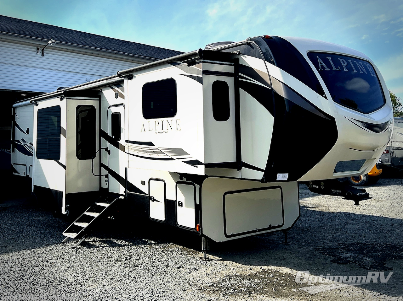 Used 2018 Keystone Alpine 3700FL available in Pottstown, Pennsylvania