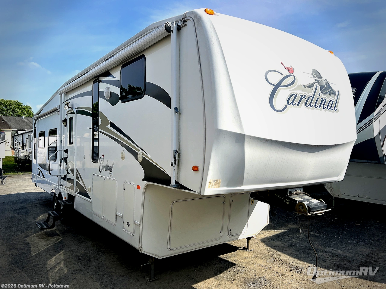 Used 2009 Forest River Cardinal 34QRL available in Pottstown, Pennsylvania