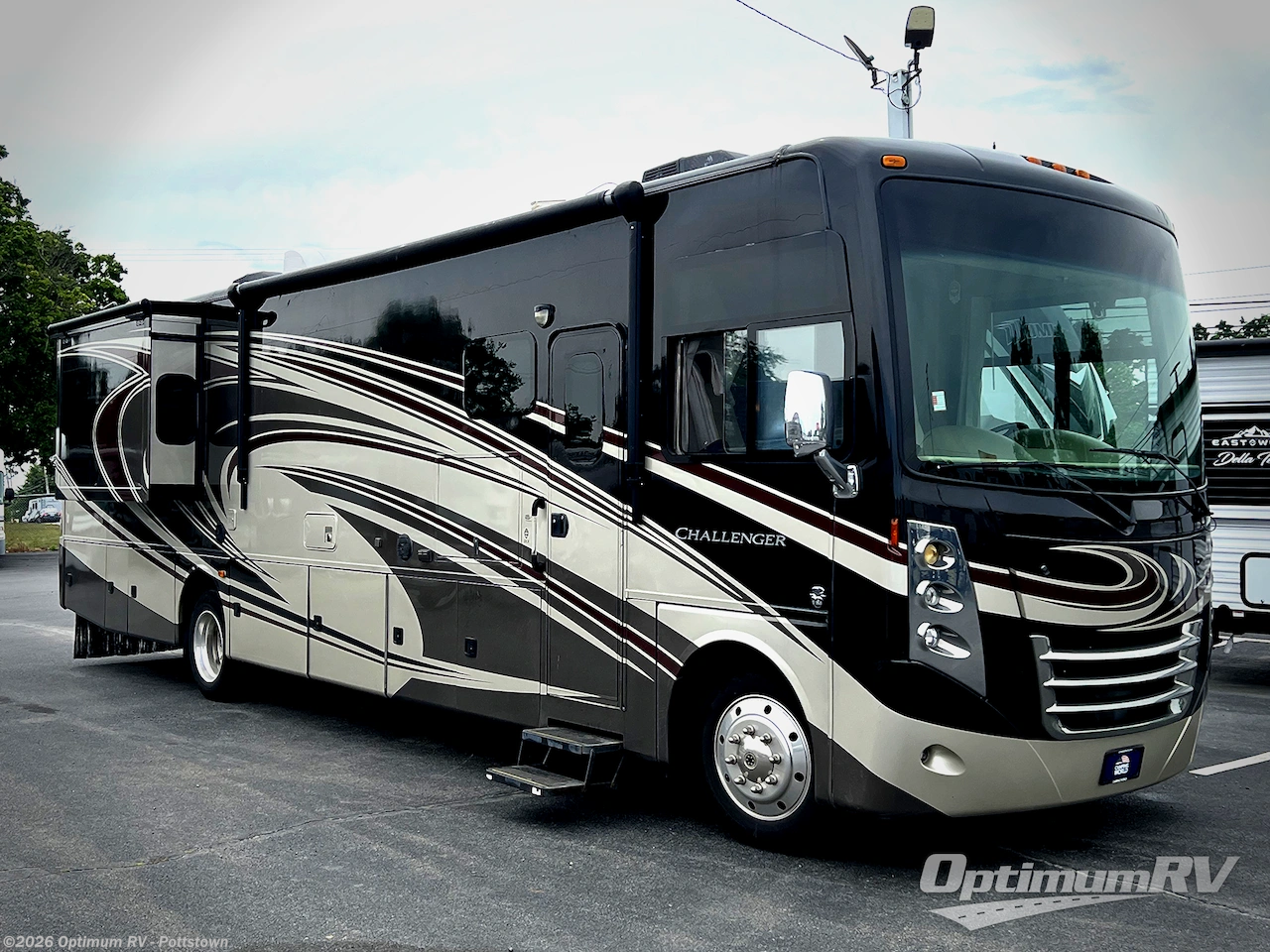 Used 2014 Thor  Challenger 37LX available in Pottstown, Pennsylvania