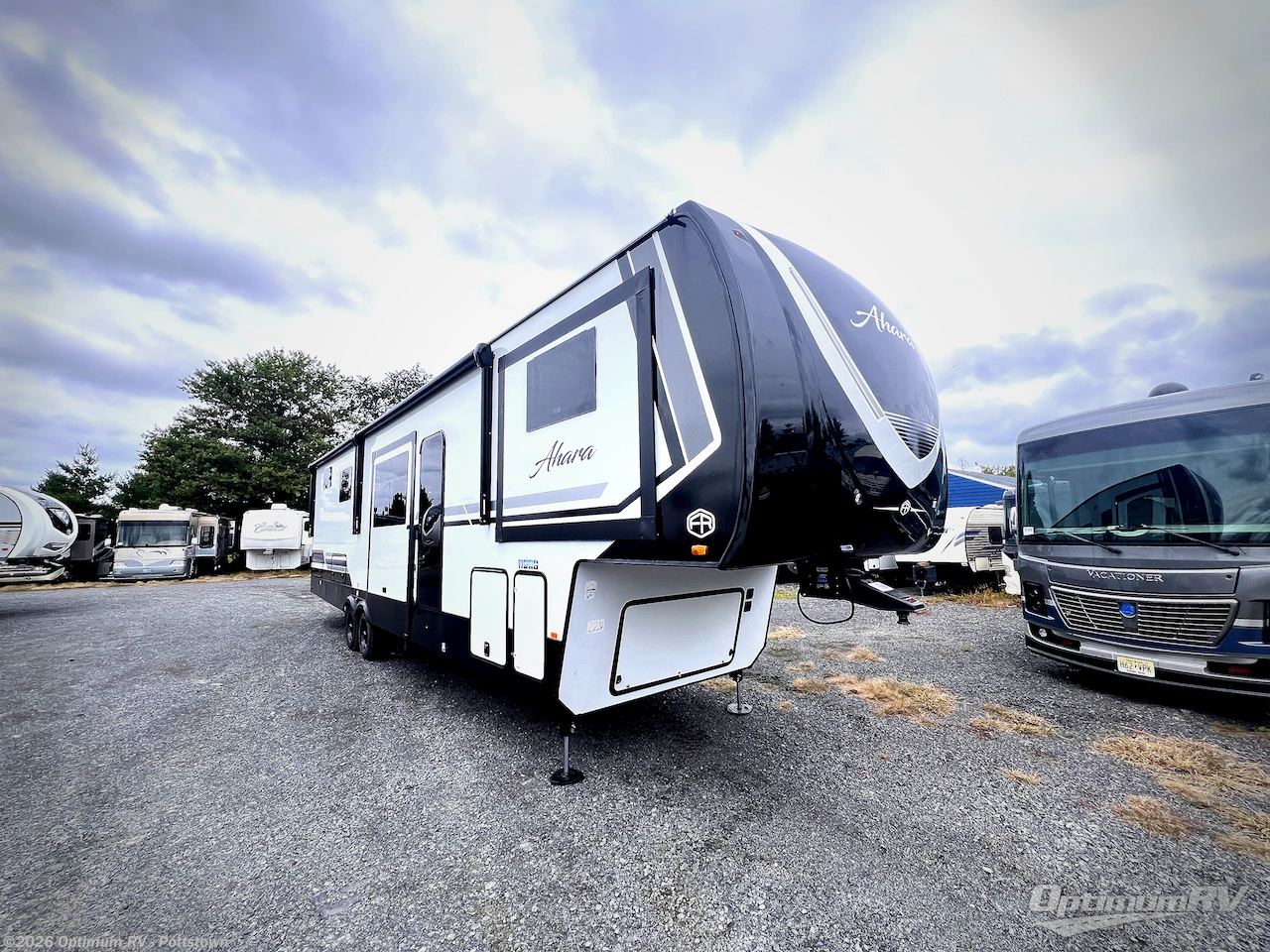 New 2027 East to West Ahara 380FL available in Pottstown, Pennsylvania
