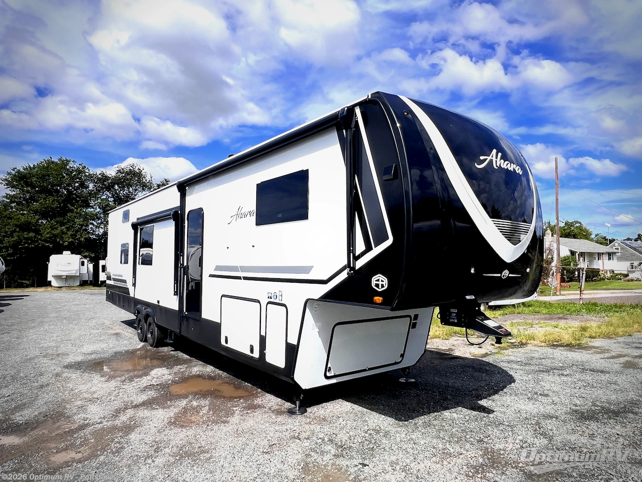 New 2027 East to West Ahara 385DS available in Pottstown, Pennsylvania