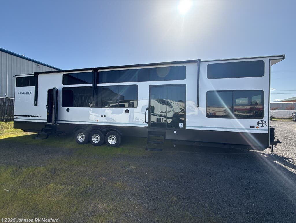 New 2025 Forest River Salem Grand Villa 44VIEW available in Medford, Oregon