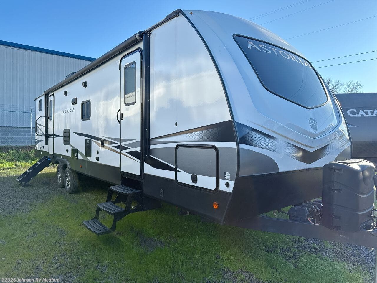Used 2022 Dutchmen Astoria 3203BH available in Medford, Oregon