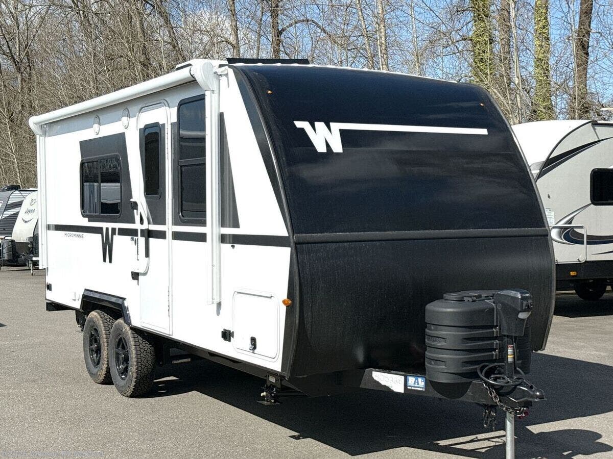 New 2026 Winnebago Micro Minnie 2000MRB available in Medford, Oregon