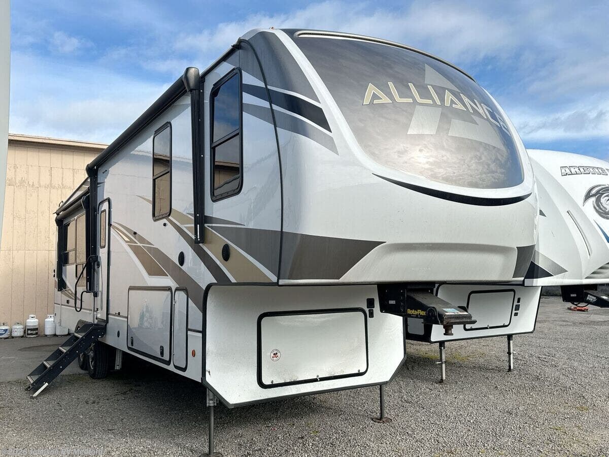 Used 2021 Alliance RV Paradigm 340RL available in Medford, Oregon