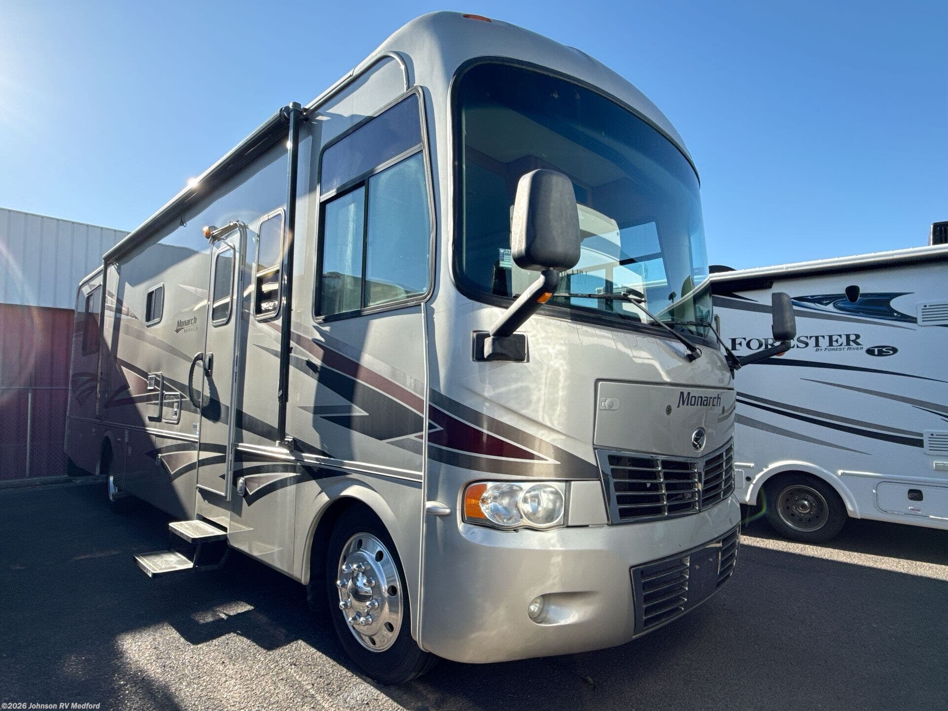 Used 2008 Monaco RV Monarch 33SFS available in Medford, Oregon