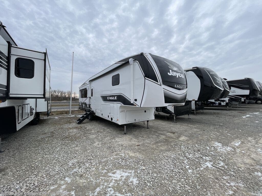 New 2026 Jayco Eagle 335LSTS available in Columbia City, Indiana