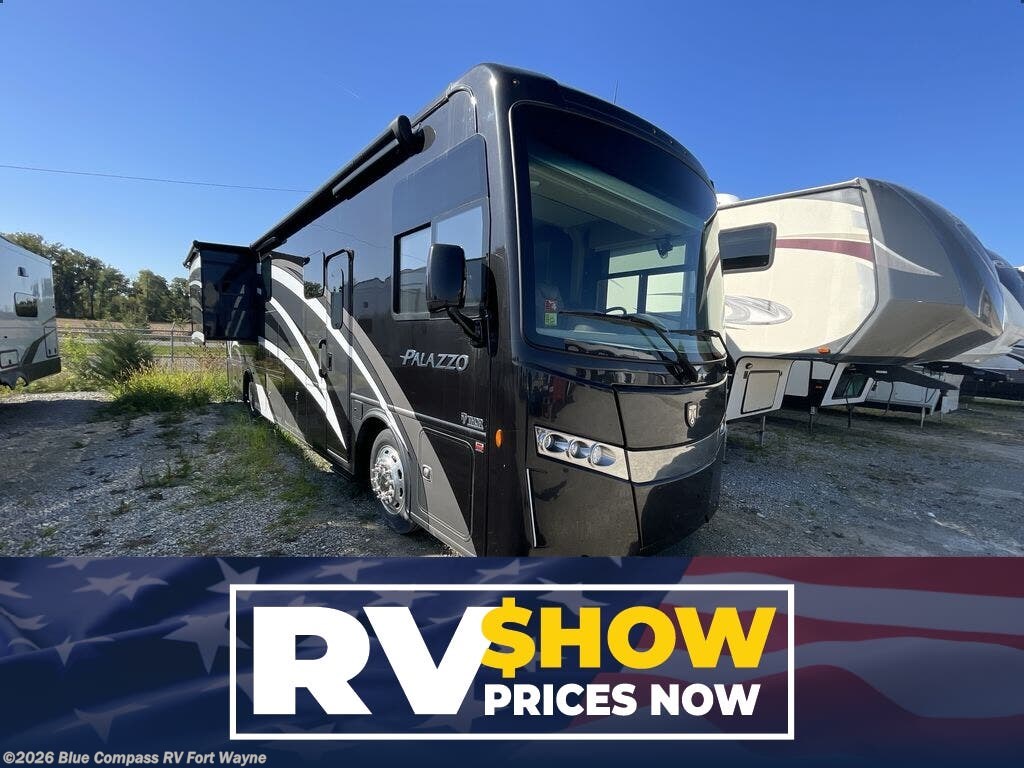 Used 2019  Thor Motor Coach Palazzo 36.3 by Thor Motor Coach from Blue Compass RV Fort Wayne in Columbia City, IN