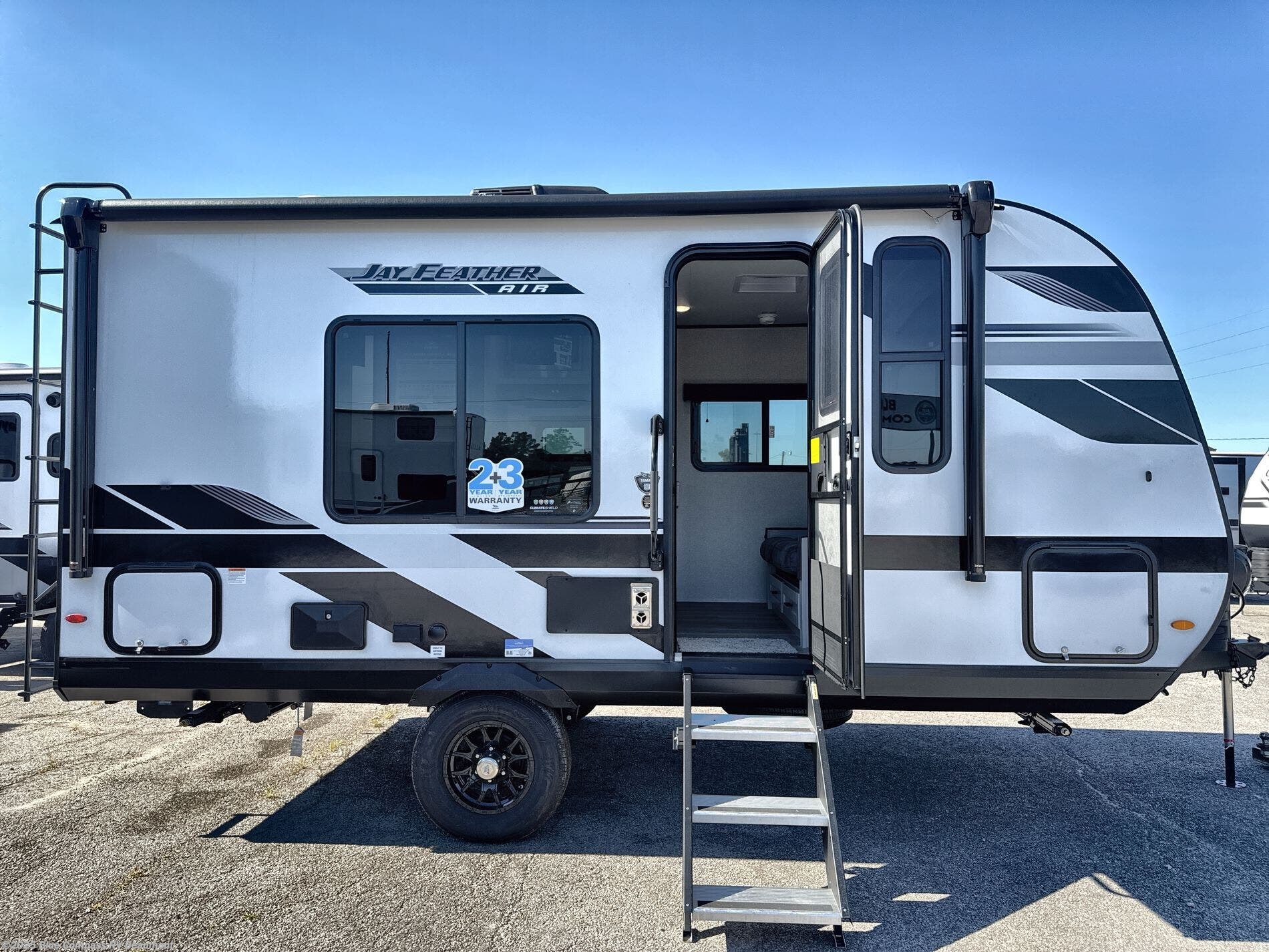 New 2026 Jayco Jay Feather Air 15MRB available in Vidor, Texas