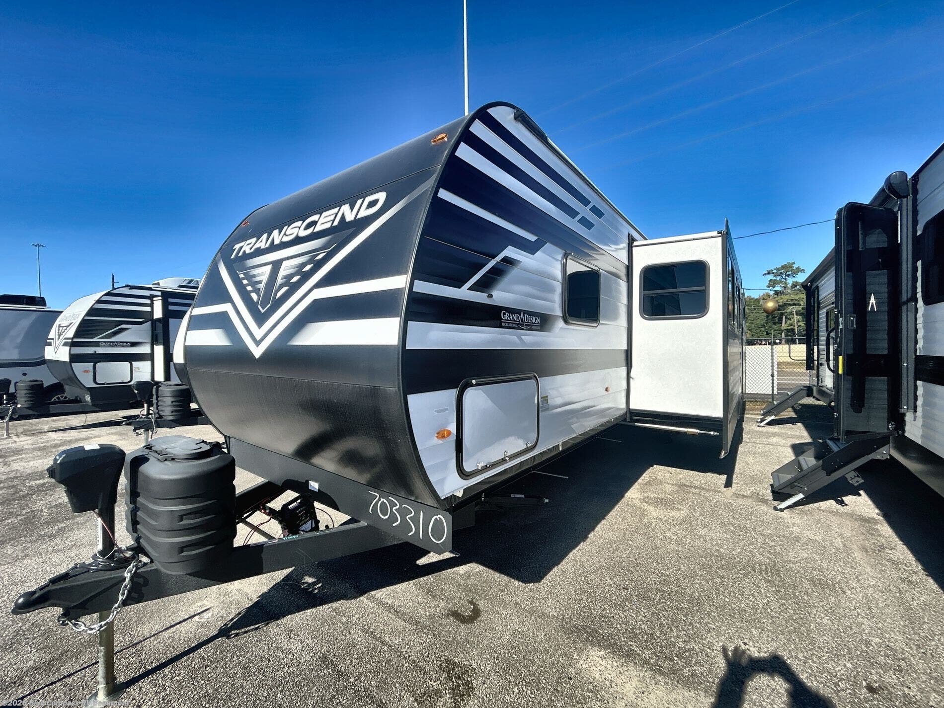 New 2026 Grand Design Transcend 325BHT available in Vidor, Texas