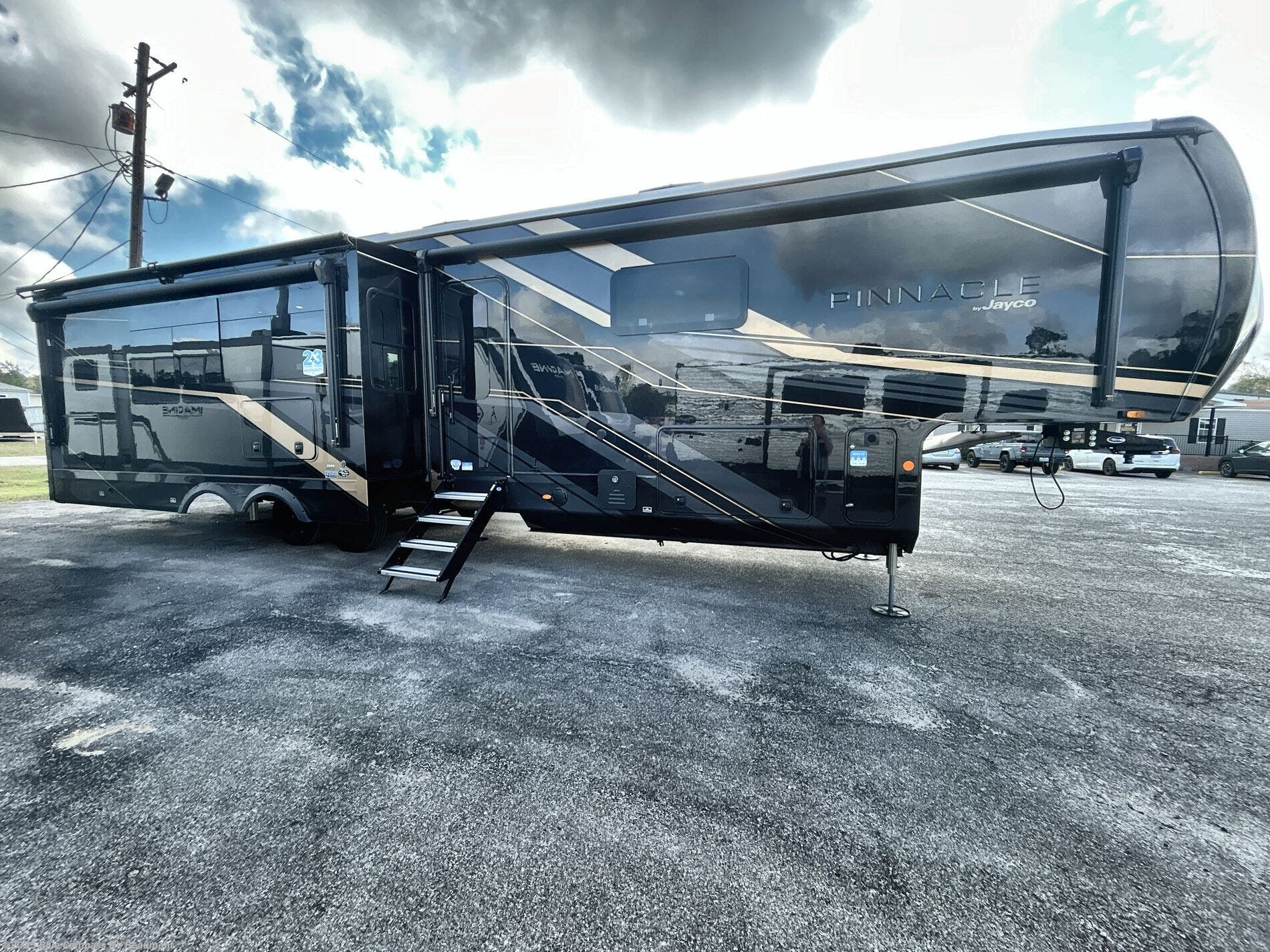 New 2026 Jayco Pinnacle 38FBRK available in Vidor, Texas