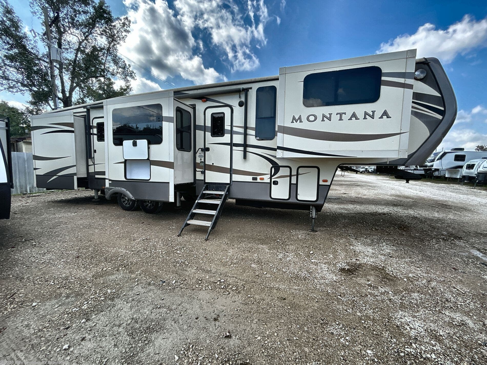 Used 2017 Keystone Montana 373FL available in Vidor, Texas